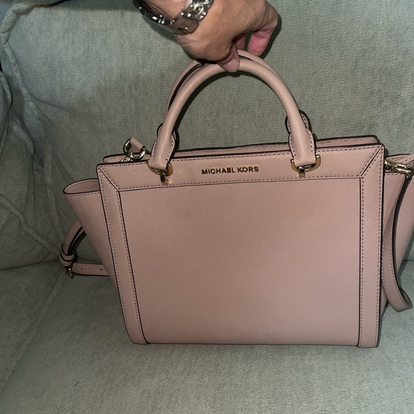 Michael kors powder blush pink purse - Picture 5 of 7